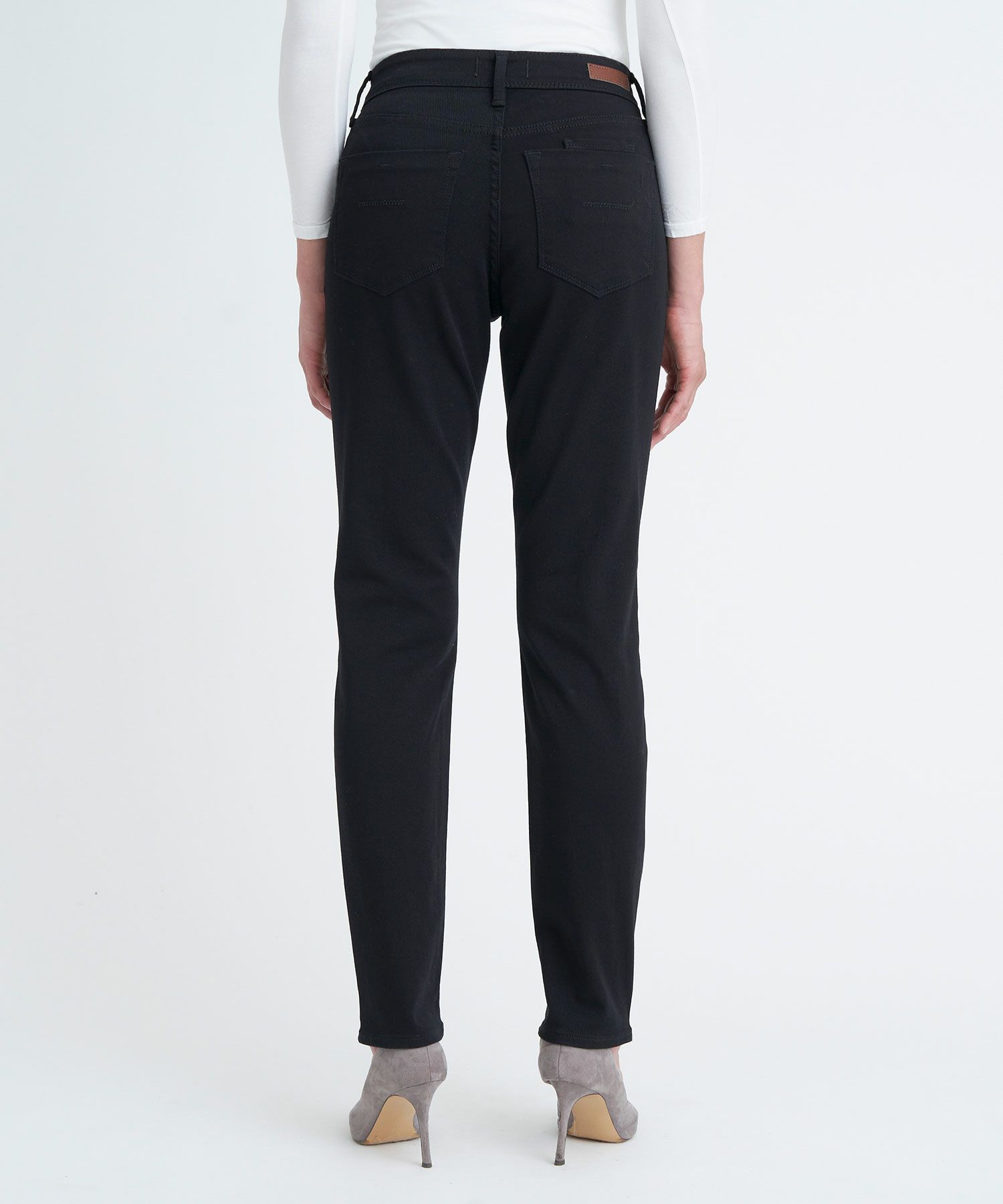 YANUK スリムテーパード\"RUTH\" BLK 24 YANUK】RUTH スリムテーパード ブラック – Sirin Online Store