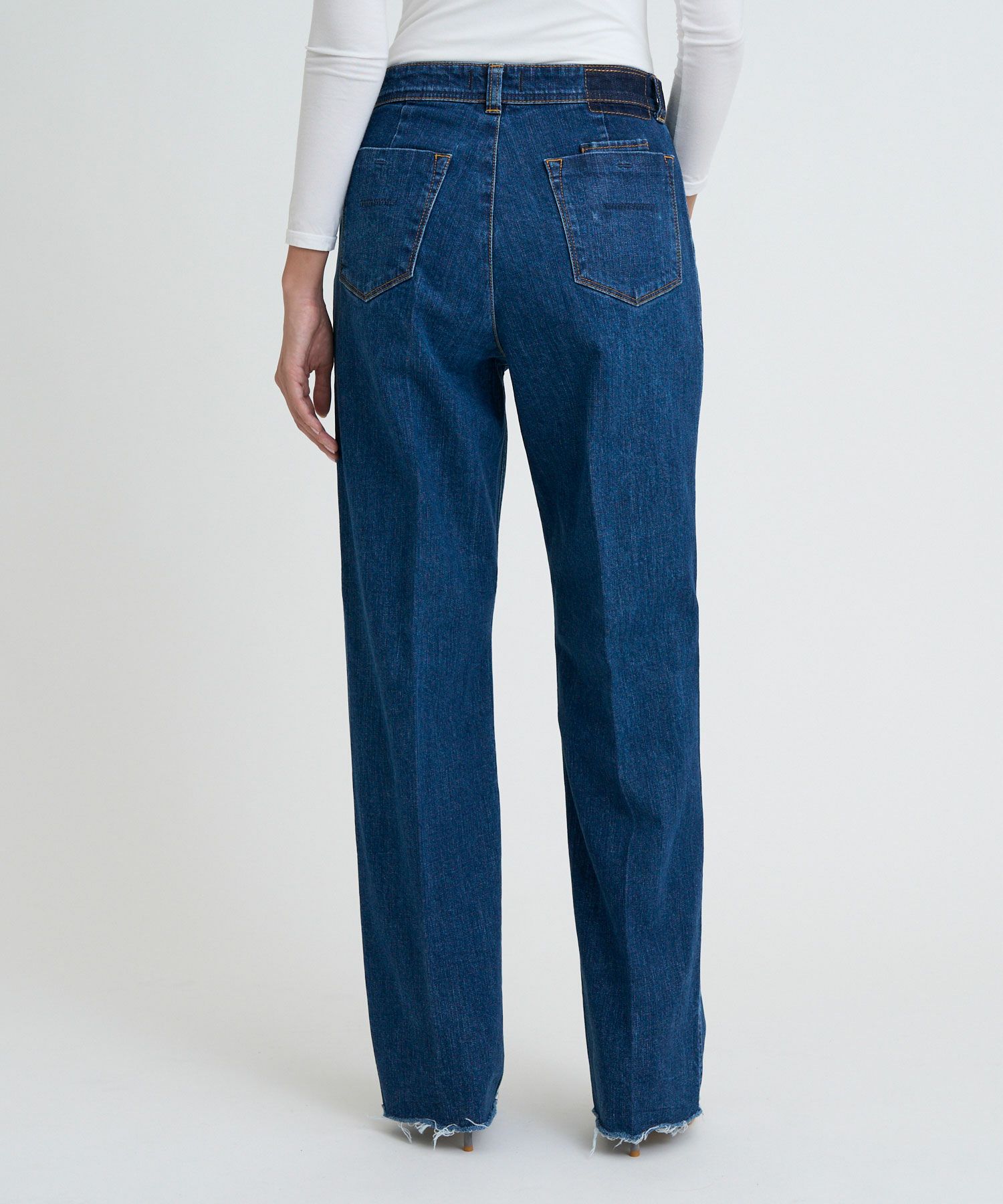 yanuk×スタイリスト加藤かすみ　コラボ　ローライズストレートデニム 加藤かすみ×YANUK ローライズ ストレート | SPECIAL ITEMS | YANUK