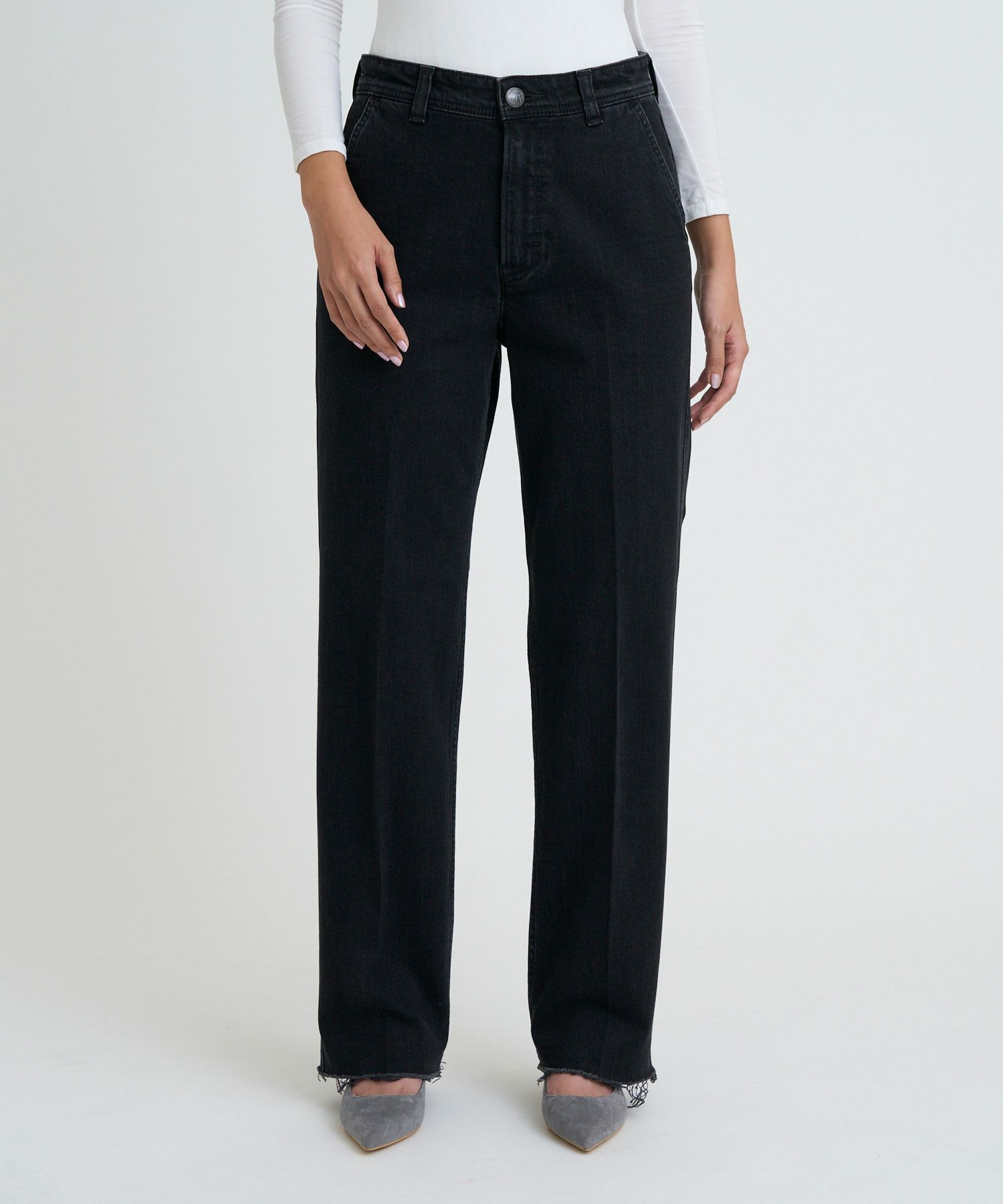 yanuk×スタイリスト加藤かすみ　コラボ　ローライズストレートデニム スタイリスト加藤かすみさんとのコラボレーションアイテムが11月13日